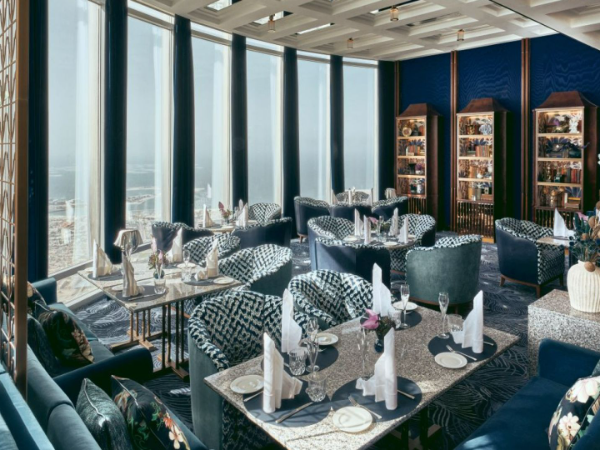 Atmosphere Burj Khalifa luxury dining experience