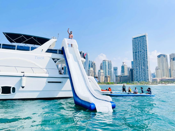 Dubai luxury Yacht Tours